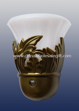 Lampu LED antik kuningan daun tempat lilin malam