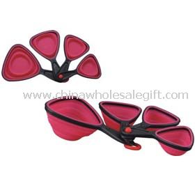 Collapsible silicone measuring cups with pp handle