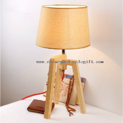 Lámpara de mesa hecha a mano madera