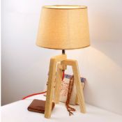 Madeira de lâmpada de mesa artesanal images