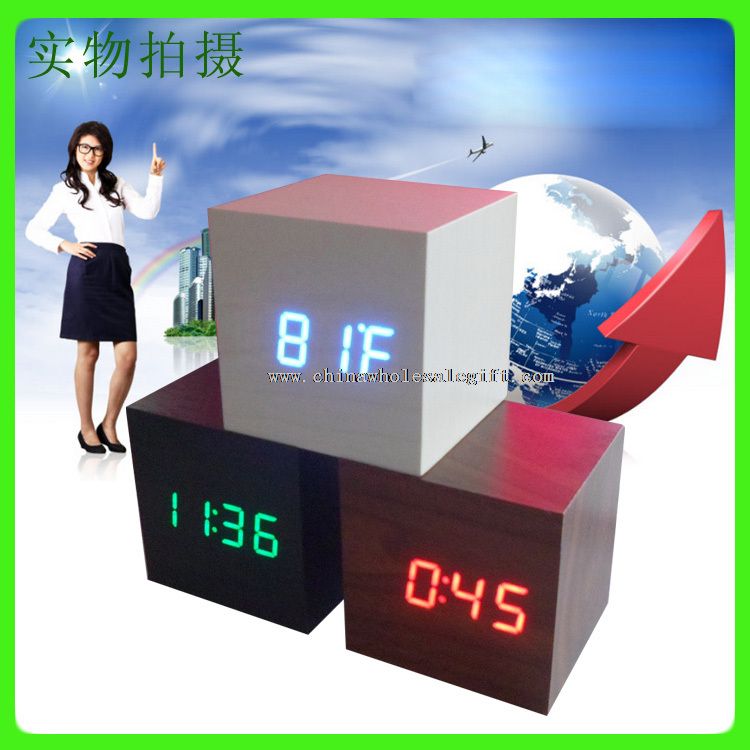 Square of the digital electronic led clock wooden