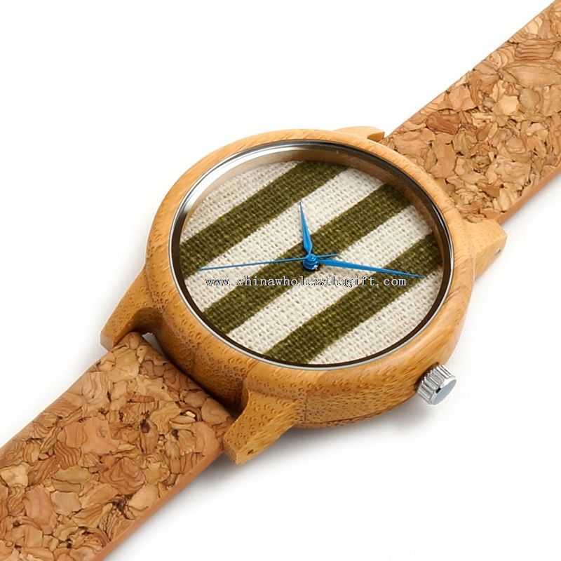 drewniany zegarek