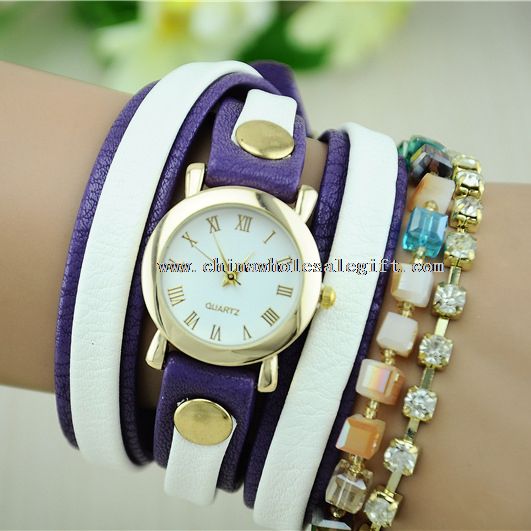 Las mujeres de diamantes de imitación de relojes de moda