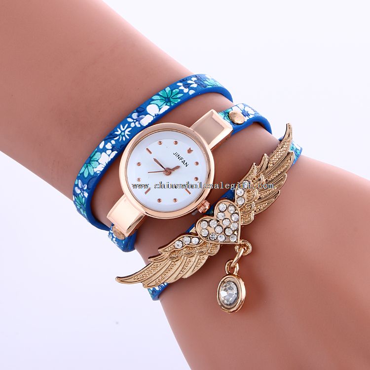 Wing diamond pendant watch