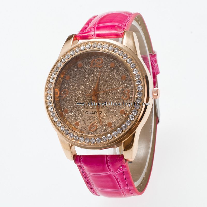 Pełnym diament cyferblat świecące Urok kobiet zegarki