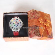 Boîte de montre de papier coloré images