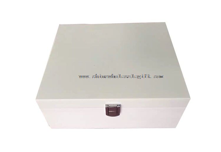 white wood watch packaging box