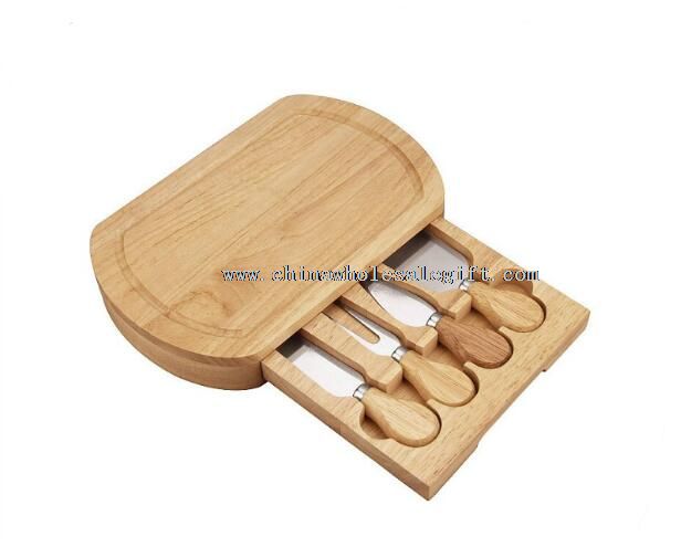 bamboo chopping board with knife