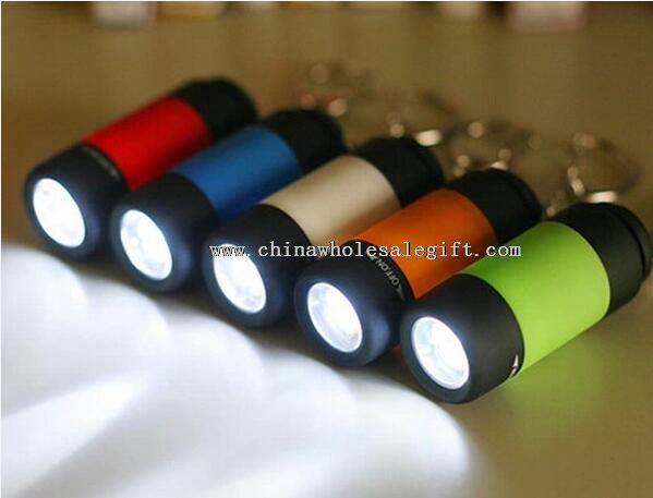 USB rechargeable flashlight with keychain