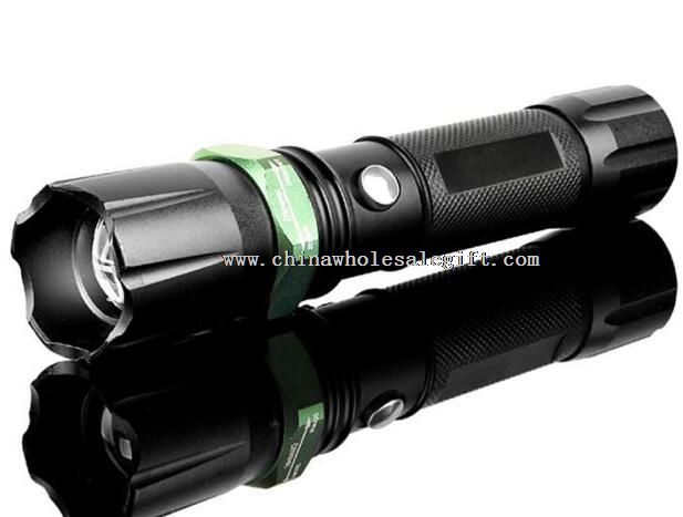 Strong light Zoomable LED Flashlight