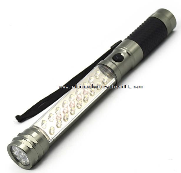 18 LED + 6 RØDE blinker LED + 9 LED lommelygte