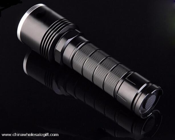 1000lm Zoomable LED Tactical flashlight