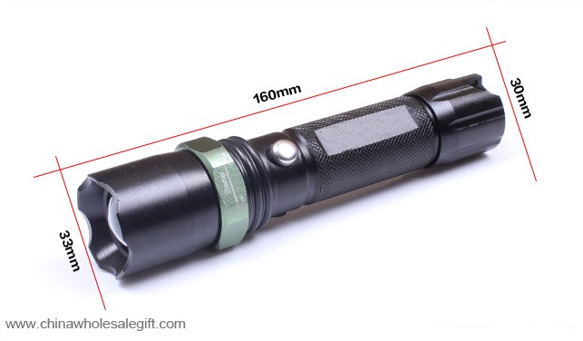 Aluminum zoomable flashlight