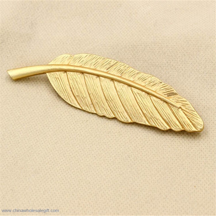  Leaf Metal Collar Pin 