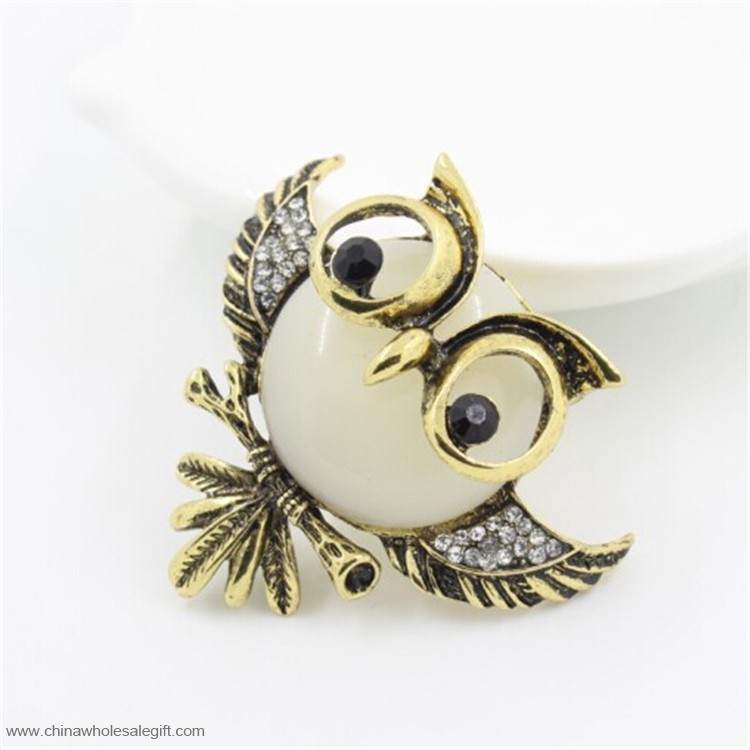  Crystal Owl Form pin