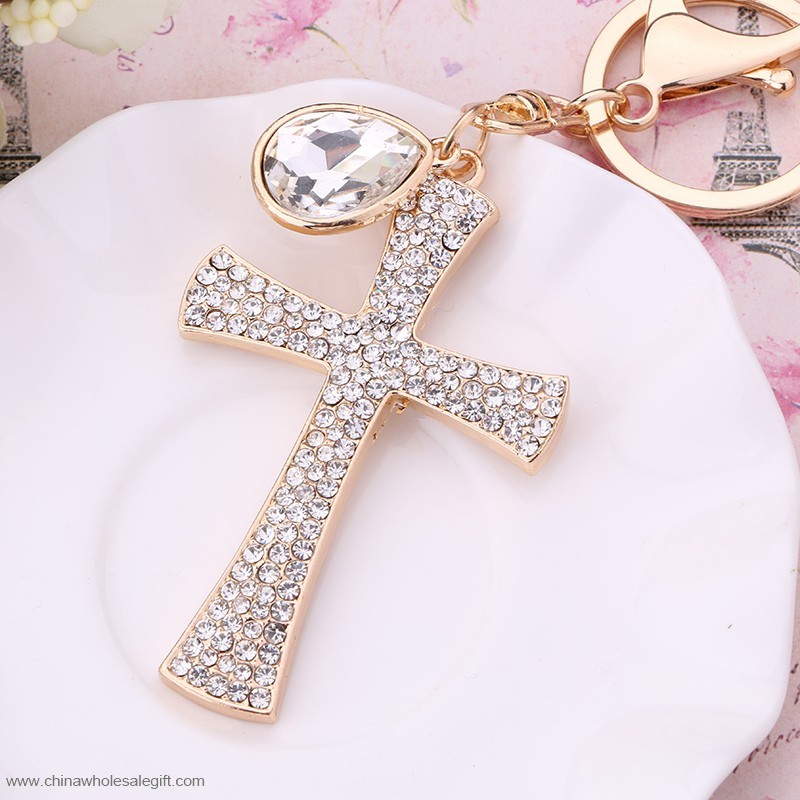 Cross gantungan Kunci Kristal