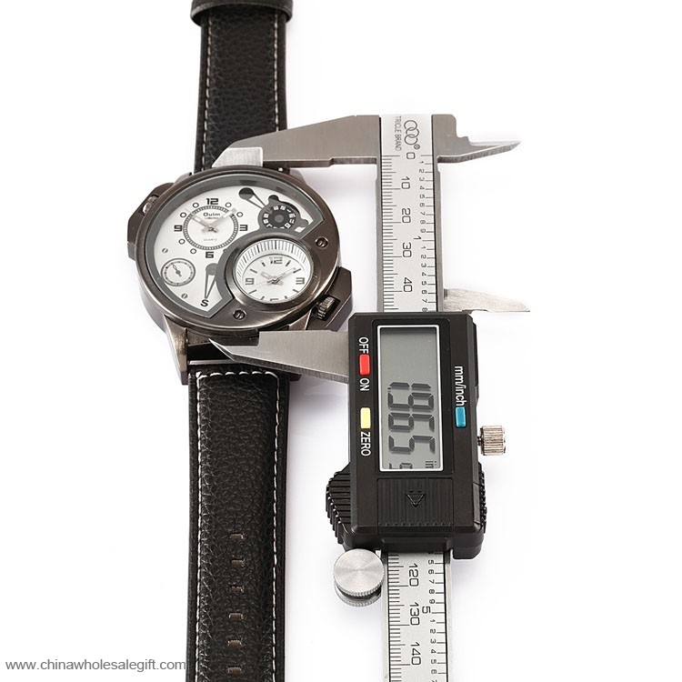 big dial quartz watch
