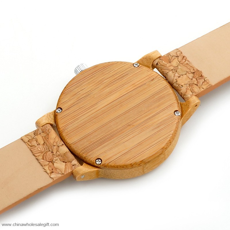 drewniany zegarek